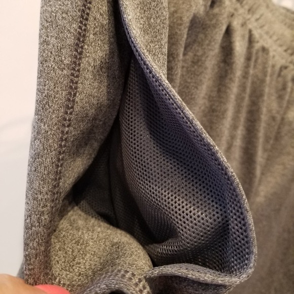 Champion Men's Athletic Workout Shorts Grey Loose Fitting Size XL - Picture 3 of 9